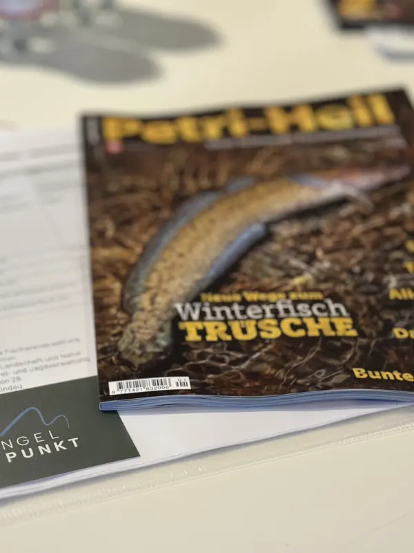 Fachmagazin Petri-Heil mit der Trüsche auf dem Titel